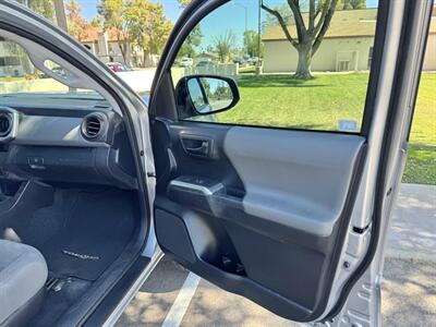 2019 Toyota Tacoma SR5 V6   - Photo 12 - Mesa, AZ 85210