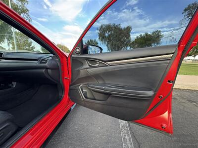 2018 Honda Civic Sport Touring   - Photo 11 - Mesa, AZ 85210