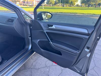 2018 Volkswagen Golf SportWagen TSI SE   - Photo 12 - Mesa, AZ 85210