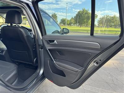 2018 Volkswagen Golf SportWagen TSI SE   - Photo 14 - Mesa, AZ 85210