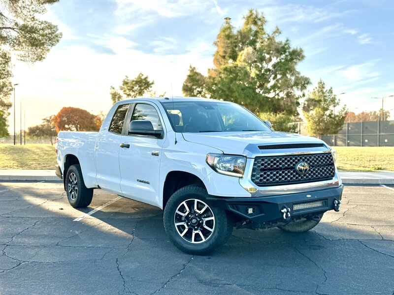 2018 Toyota Tundra SR5  