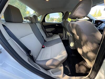 2014 Ford Focus SE - Photo 15 - Mesa, AZ 85210