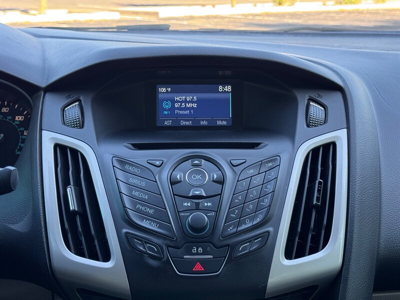 2014 Ford Focus SE - Photo 24 - Mesa, AZ 85210
