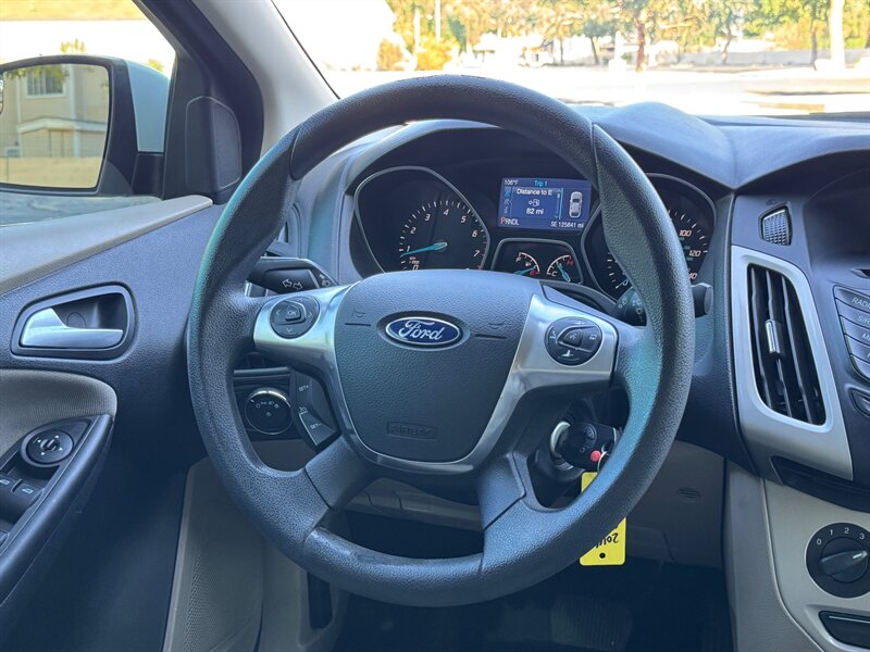 2014 Ford Focus SE - Photo 20 - Mesa, AZ 85210