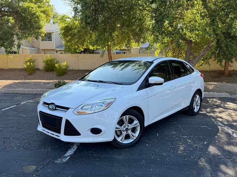 2014 Ford Focus SE   - Photo 1 - Mesa, AZ 85210