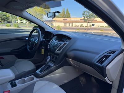 2014 Ford Focus SE - Photo 12 - Mesa, AZ 85210