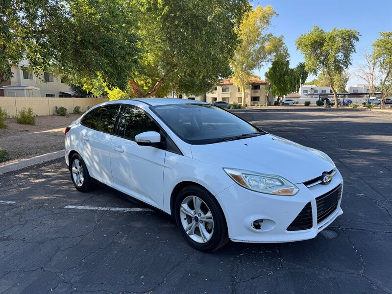 2014 Ford Focus SE - Photo 7 - Mesa, AZ 85210