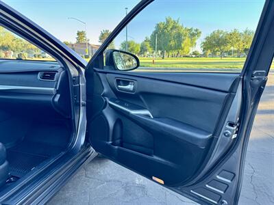 2015 Toyota Camry SE   - Photo 11 - Mesa, AZ 85210