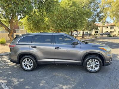 2015 Toyota Highlander XLE - Photo 2 - Mesa, AZ 85210