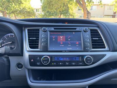2015 Toyota Highlander XLE - Photo 21 - Mesa, AZ 85210