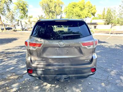 2015 Toyota Highlander XLE - Photo 4 - Mesa, AZ 85210