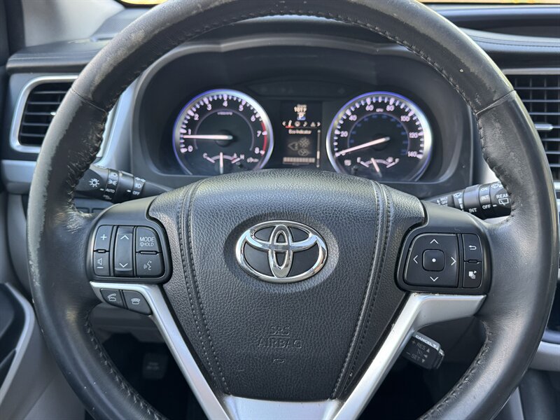 2015 Toyota Highlander XLE - Photo 20 - Mesa, AZ 85210