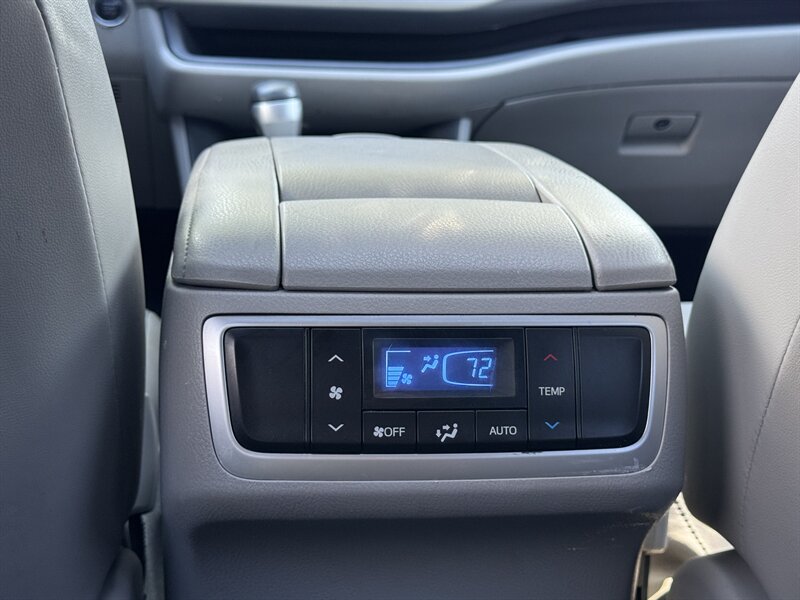 2015 Toyota Highlander XLE - Photo 24 - Mesa, AZ 85210