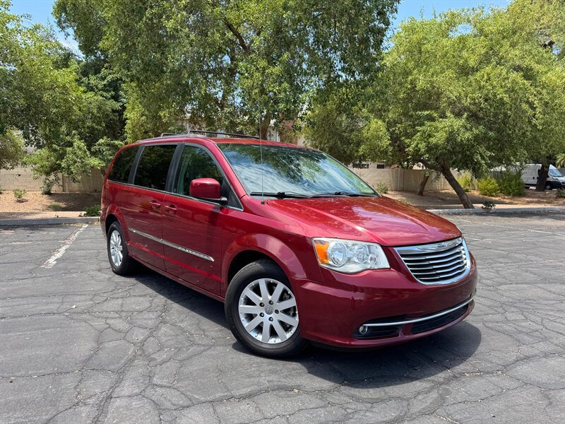 2015 Chrysler Town & Country Touring FWD