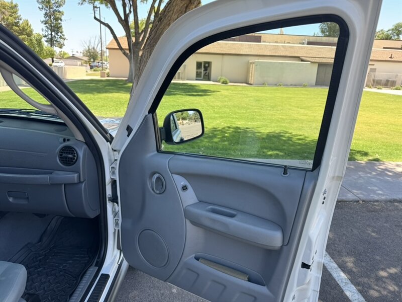 2007 Jeep Liberty Sport - Photo 12 - Mesa, AZ 85210