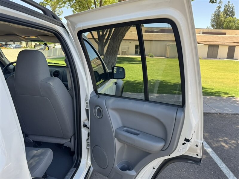2007 Jeep Liberty Sport - Photo 14 - Mesa, AZ 85210