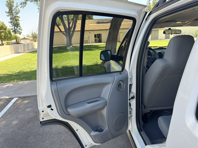 2007 Jeep Liberty Sport - Photo 16 - Mesa, AZ 85210