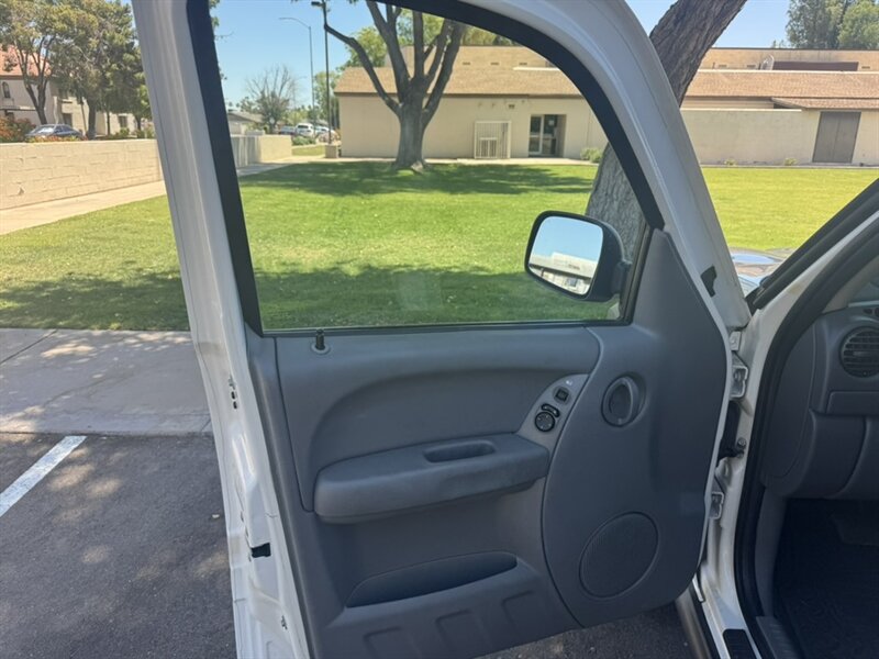 2007 Jeep Liberty Sport - Photo 10 - Mesa, AZ 85210