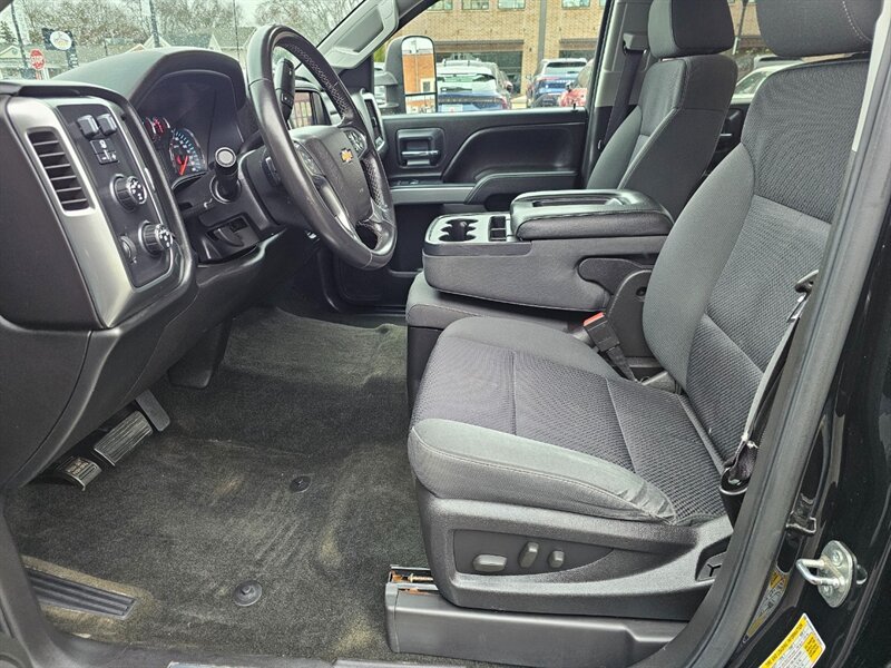 2015 Chevrolet Silverado 1500 LT Z71 - Photo 3 - De Pere, WI 54115