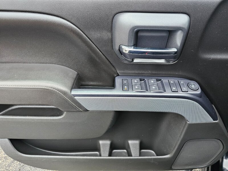 2015 Chevrolet Silverado 1500 LT Z71 - Photo 18 - De Pere, WI 54115