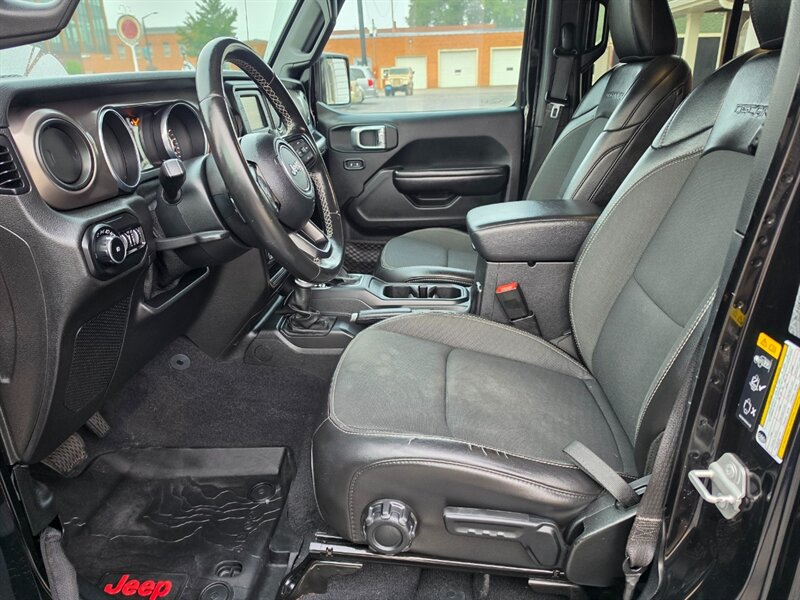 2020 Jeep Wrangler Unlimited Freedom   - Photo 1 - De Pere, WI 54115
