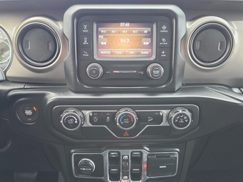 2020 Jeep Wrangler Unlimited Freedom - Photo 5 - De Pere, WI 54115