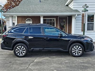 2025 Subaru Outback Premium   - Photo 2 - De Pere, WI 54115