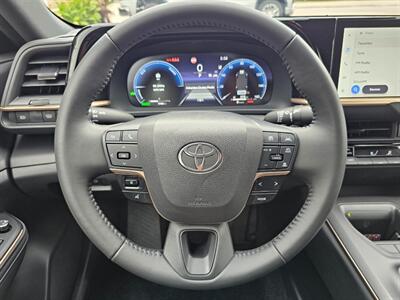2023 Toyota Crown XLE   - Photo 5 - De Pere, WI 54115