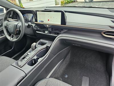 2023 Toyota Crown XLE   - Photo 10 - De Pere, WI 54115