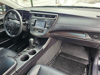 2017 Toyota Avalon XLE Plus   - Photo 12 - De Pere, WI 54115