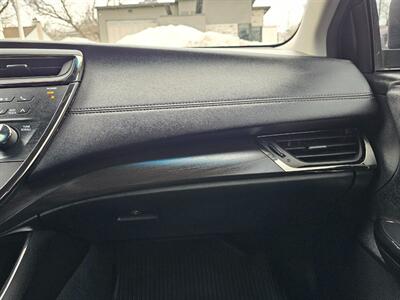 2017 Toyota Avalon XLE Plus   - Photo 32 - De Pere, WI 54115
