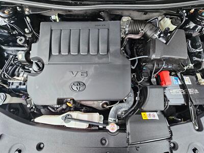2017 Toyota Avalon XLE Plus   - Photo 19 - De Pere, WI 54115