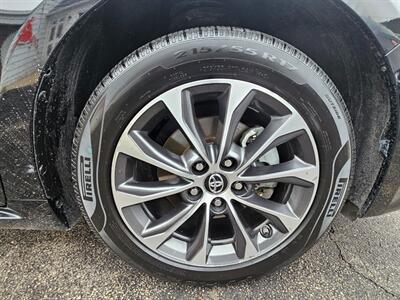 2017 Toyota Avalon XLE Plus   - Photo 44 - De Pere, WI 54115