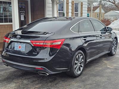 2017 Toyota Avalon XLE Plus   - Photo 22 - De Pere, WI 54115