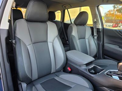 2025 Subaru Outback Onyx Edition   - Photo 13 - De Pere, WI 54115