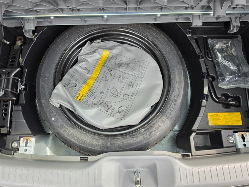 2009 Toyota Matrix - Photo 17 - De Pere, WI 54115