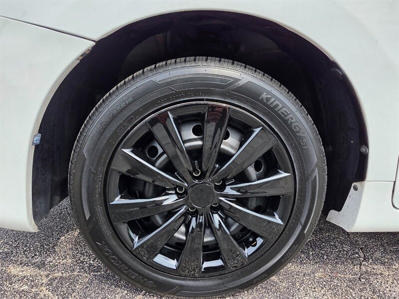 2009 Toyota Matrix - Photo 39 - De Pere, WI 54115