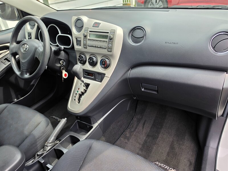 2009 Toyota Matrix - Photo 9 - De Pere, WI 54115