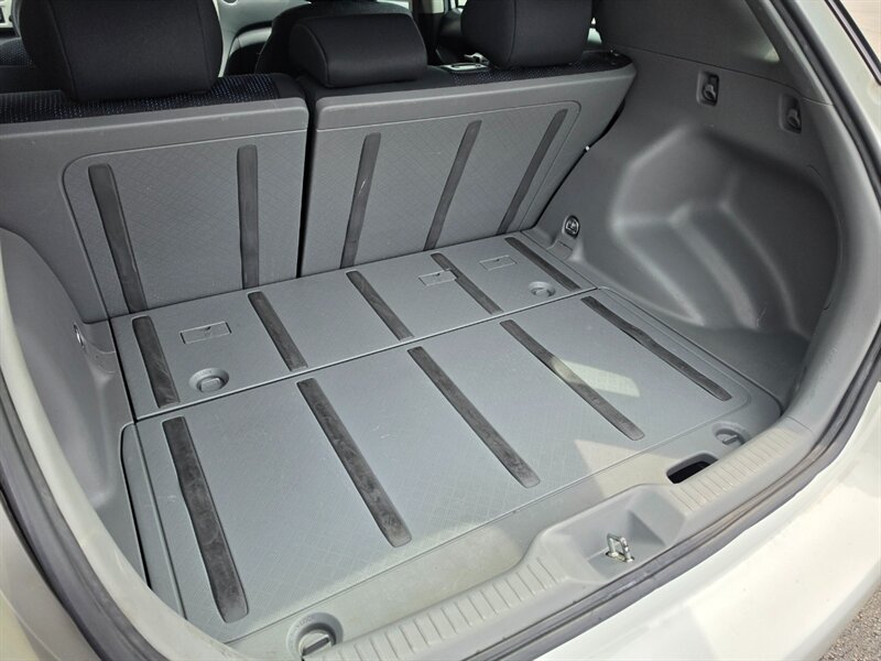 2009 Toyota Matrix - Photo 33 - De Pere, WI 54115
