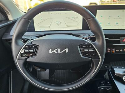 2023 Kia EV6 Wind   - Photo 6 - De Pere, WI 54115