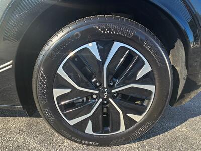 2023 Kia EV6 Wind   - Photo 42 - De Pere, WI 54115