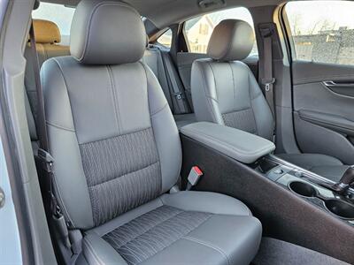 2014 Chevrolet Impala LT 2LT   - Photo 13 - De Pere, WI 54115