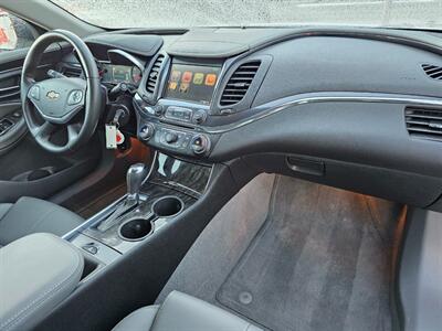 2014 Chevrolet Impala LT 2LT   - Photo 11 - De Pere, WI 54115