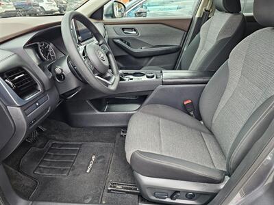 2023 Nissan Rogue SV   - Photo 3 - De Pere, WI 54115