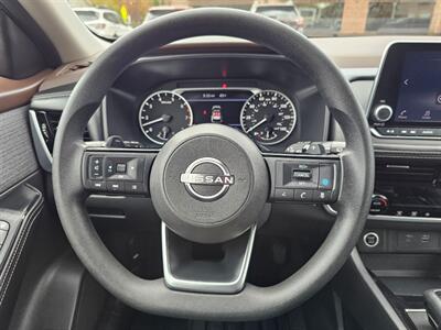 2023 Nissan Rogue SV   - Photo 6 - De Pere, WI 54115