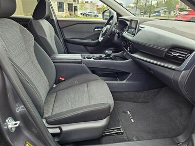 2023 Nissan Rogue SV   - Photo 12 - De Pere, WI 54115