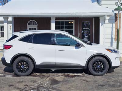 2020 Ford Escape SE Sport Hybrid   - Photo 2 - De Pere, WI 54115