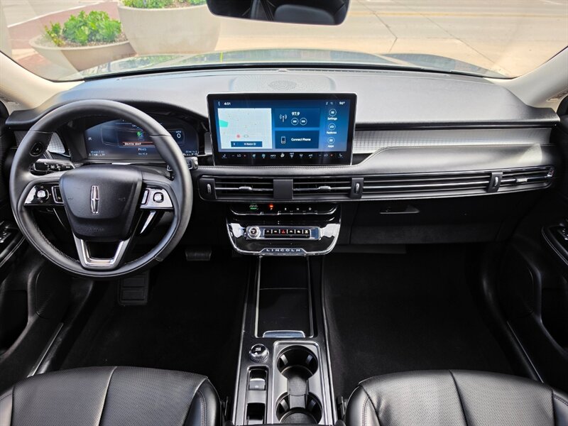 2023 Lincoln Corsair Standard - Photo 4 - De Pere, WI 54115