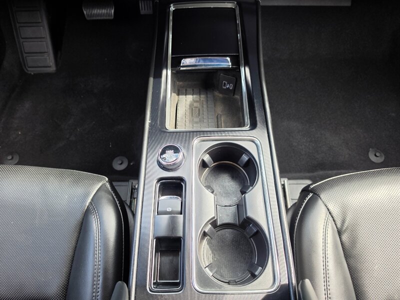 2023 Lincoln Corsair Standard - Photo 10 - De Pere, WI 54115