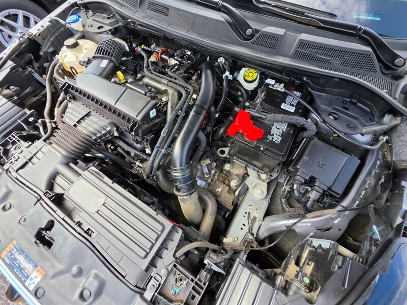 2023 Lincoln Corsair Standard - Photo 37 - De Pere, WI 54115